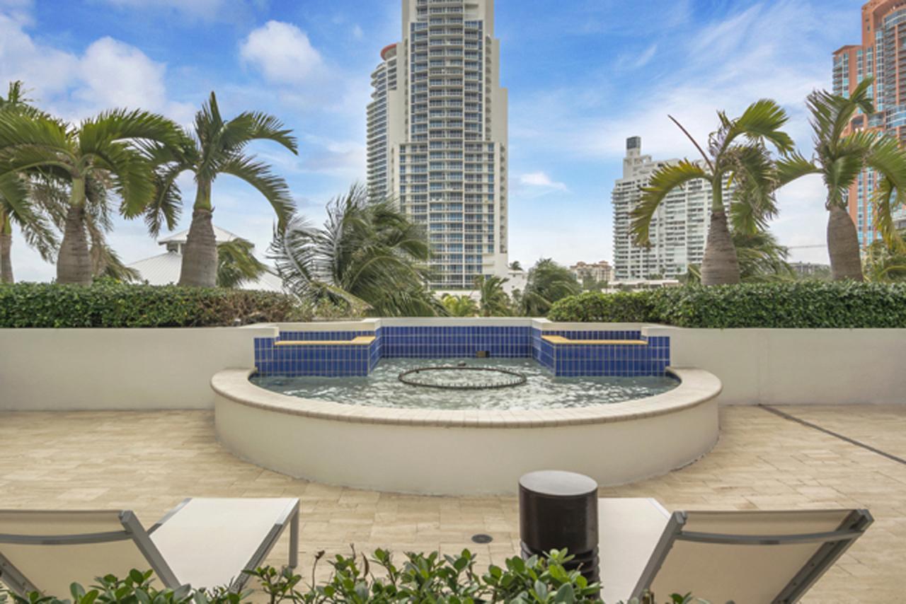 Miami Beachfront Bentley Hotel Studio Condo With Balcony Exterior photo